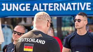 Die Junge Alternative bef&uuml;rchtet, dass sie von der Mutterpartei AfD gez&auml;hmt werden soll.