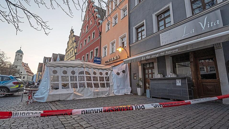Nach einem Restaurantbesuch vor genau einem Jahr wurden in der Weidener Innenstadt acht Menschen mit Ecstasy im Champagner vergiftet.