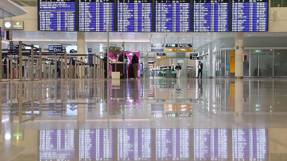 Nicht viel los in der Abflughalle des Terminal 2. Nicht viel los in der Abflughalle des Terminal 2.