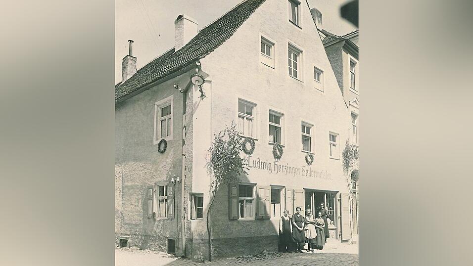 Ein Kr&auml;mer war hier zuerst ans&auml;ssig.