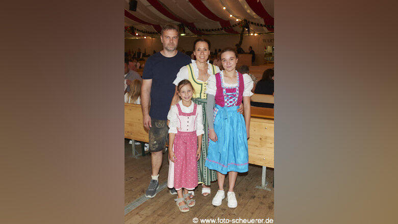 Die Partybilder vom Dienstag, 15. August 2023, aus dem Festzelt Lechner.