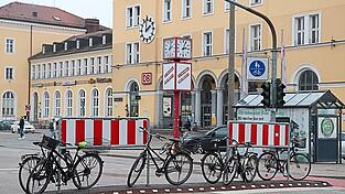 Seit gut einem Jahr ist der Regensburger Bahnhofsvorplatz für Autos gesperrt.