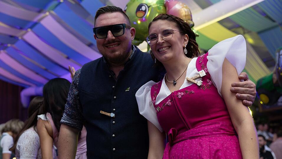 Die Partybilder vom Samstag, 8. August, aus dem Festzelt Wenisch. Die Partybilder vom Samstag, 8. August, aus dem Festzelt Wenisch.