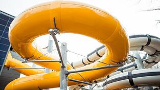 Die neuen Westbad-Rutschen in der Außenansicht.