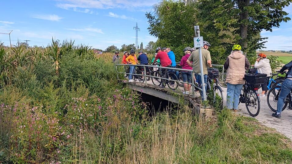 Die wasserbaulichen Renaturierungsabschnitte am K&ouml;llnbach waren eine Station.