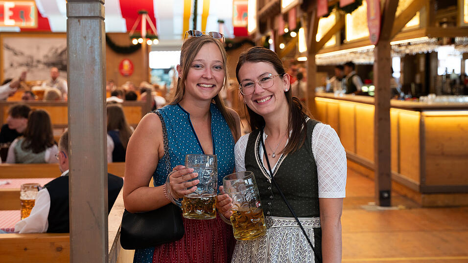 Die Partybilder vom Mittwoch, 12. August, aus dem Festzelt Krönner. Die Partybilder vom Mittwoch, 12. August, aus dem Festzelt Krönner.