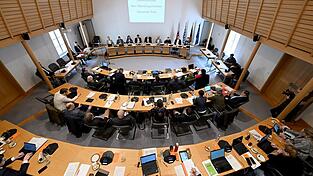 Am 8. März wählt Landshut einen neuen Stadtrat und einen neuen Oberbürgermeister. Mit der begleitenden Umfrage zur Sonderbeilage „Wahl-Spezial“ möchte die „Landshuter Zeitung“ erfahren, was die Bürger vom neuen Stadtrat und vom neuen Oberbürgermeister erwarten. Am 8. März wählt Landshut einen neuen Stadtrat und einen neuen Oberbürgermeister. Mit der begleitenden Umfrage zur Sonderbeilage „Wahl-Spezial“ möchte die „Landshuter Zeitung“ erfahren, was die Bürger vom neuen Stadtrat und vom neuen Oberbürgermeister erwarten.