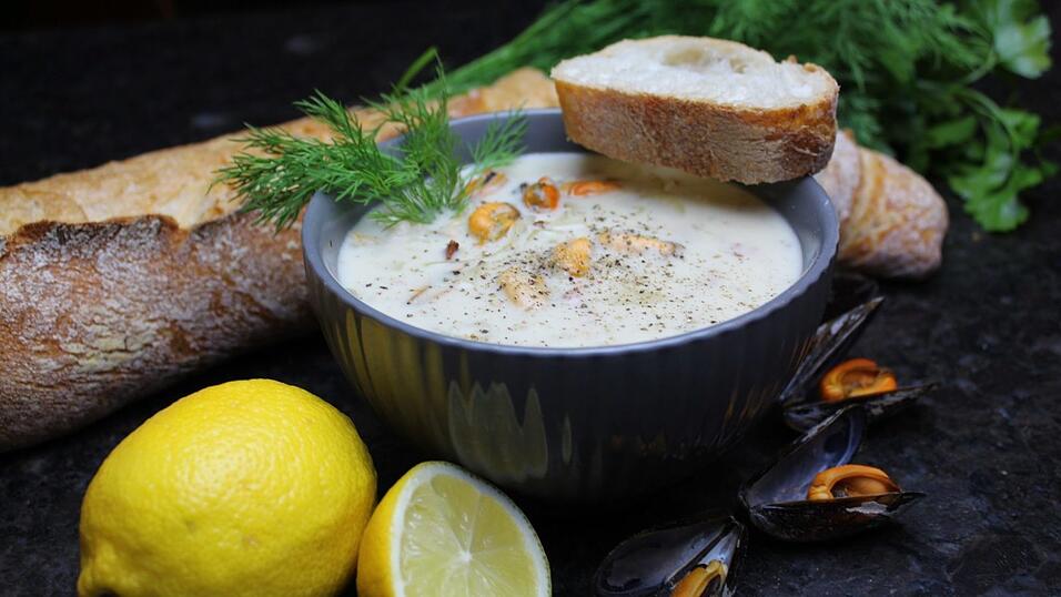 Im Osten der USA ist das Rezept für 'Clam Chowder' weit verbreitet. Dabei handelt es sich um eine spezielle Form der Muschelsuppe.