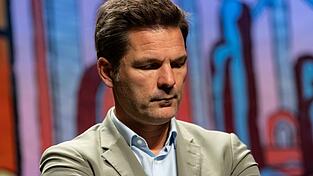 Der Berliner SPD-Spitzenkandidat muss mit schlechten Umfragewerten und Ermittlungen gegen ihn umgehen. Der Berliner SPD-Spitzenkandidat muss mit schlechten Umfragewerten und Ermittlungen gegen ihn umgehen.