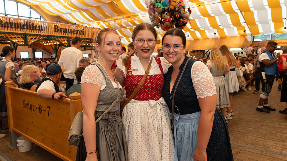 Die Partybilder vom Mittwoch, 14. August 2024, aus dem Festzelt Nothaft. Die Partybilder vom Mittwoch, 14. August 2024, aus dem Festzelt Nothaft.