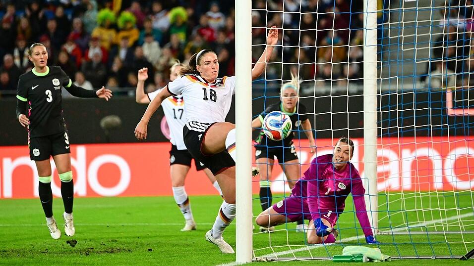Reingedrückt: Melissa Kössler erzielte die Führung für das DFB-Team. Reingedrückt: Melissa Kössler erzielte die Führung für das DFB-Team.