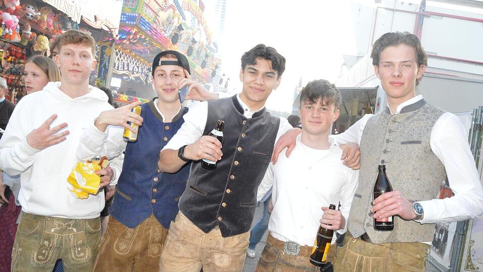 Auch am Samstag besuchten viele Landshuter die Dult.