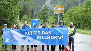 Der Landesbund f&uuml;r Vogel- und Naturschutz (LBV) spricht sich gegen den Neubau eines Sessellifts am Fellhorn im Allg&auml;u aus. Aktivisten protestierten in Oberstdorf mit einem Banner gegen die Ma&szlig;nahme.