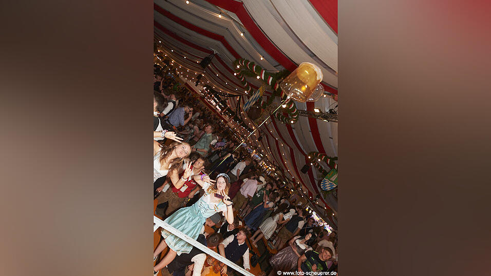 Die Partybilder vom Freitag, 8. August, aus dem Festzelt Lechner. Die Partybilder vom Freitag, 8. August, aus dem Festzelt Lechner.