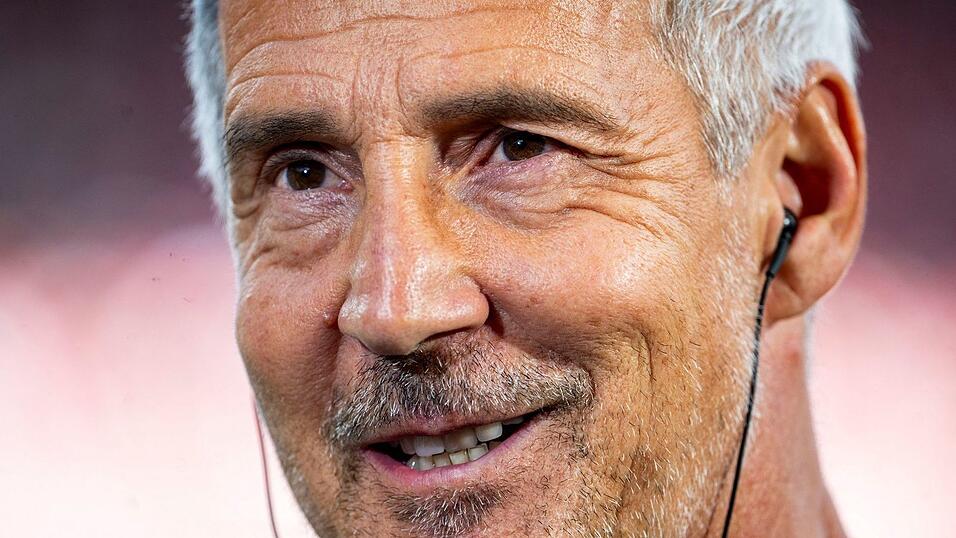 Adi Hütters Rückkehr in die Bundesliga endet mit einem Remis. Adi Hütters Rückkehr in die Bundesliga endet mit einem Remis.