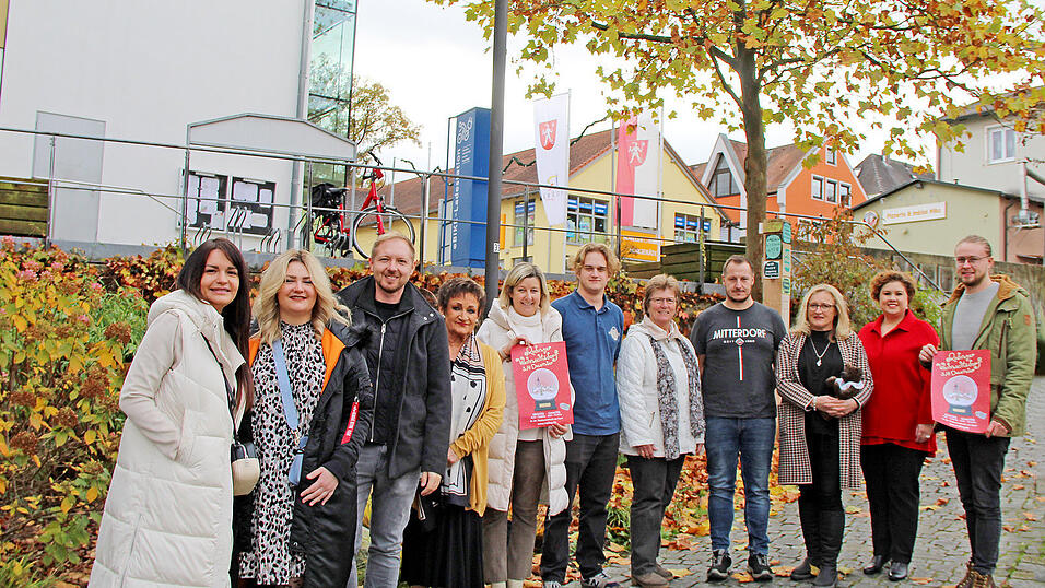 Stadt, Werbekreis Schaufenster Roding und die Vereine ziehen an einem Strang, damit das erste Rodinger Weihnachtsdorf am zweiten Adventswochenende am Esper ein Erfolg wird.