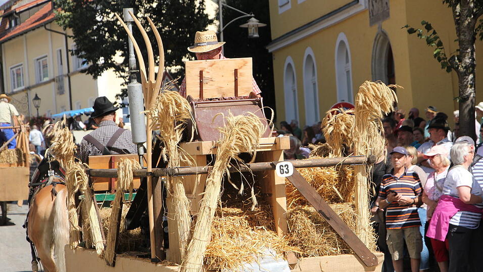 Der 35. Rosstag in Bad K&ouml;tzting. Bilder vom Festumzug &bdquo;Landwirtschaft und Handwerk von damals&ldquo;.