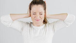 Stress ist eine Reaktion des Körpers. Stress ist eine Reaktion des Körpers.