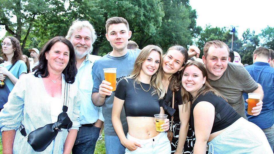 Fotos des&nbsp;ersten Open-Air-Abends auf der Ringelstecherwiese.&nbsp;