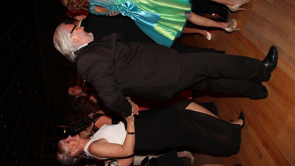 Die Bilder vom Abschlussball der Tanzschule Seidel in der Fraunhofer-Halle am 28. November. Die Bilder vom Abschlussball der Tanzschule Seidel in der Fraunhofer-Halle am 28. November.