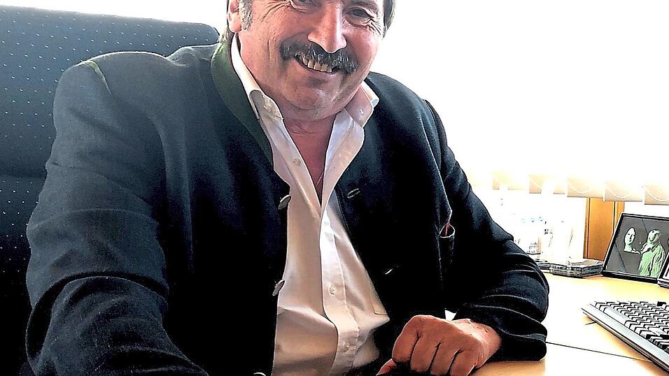 Hugo Bauer war 30 Jahre lang B&uuml;rgermeister der Gemeinde Wald. Er &uuml;bergibt eine intakte Gemeinde mit Spielraum zur Weiterentwicklung an die neuen Entscheidungstr&auml;ger.