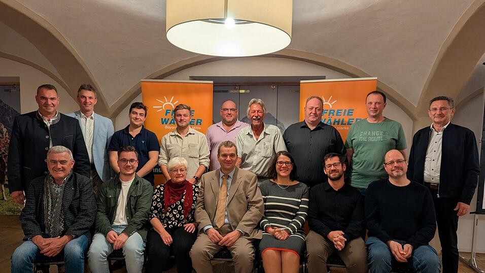 Die Freien Wähler bei der Aufstellungsversammlung Die Freien Wähler bei der Aufstellungsversammlung