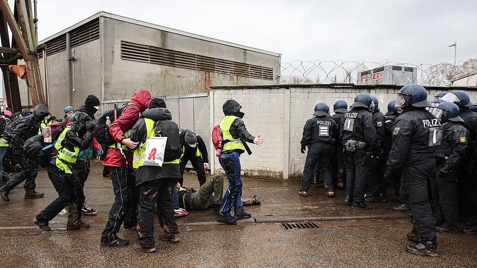 Die St&uuml;rmung des Veranstaltungsorts wurde verhindert.
