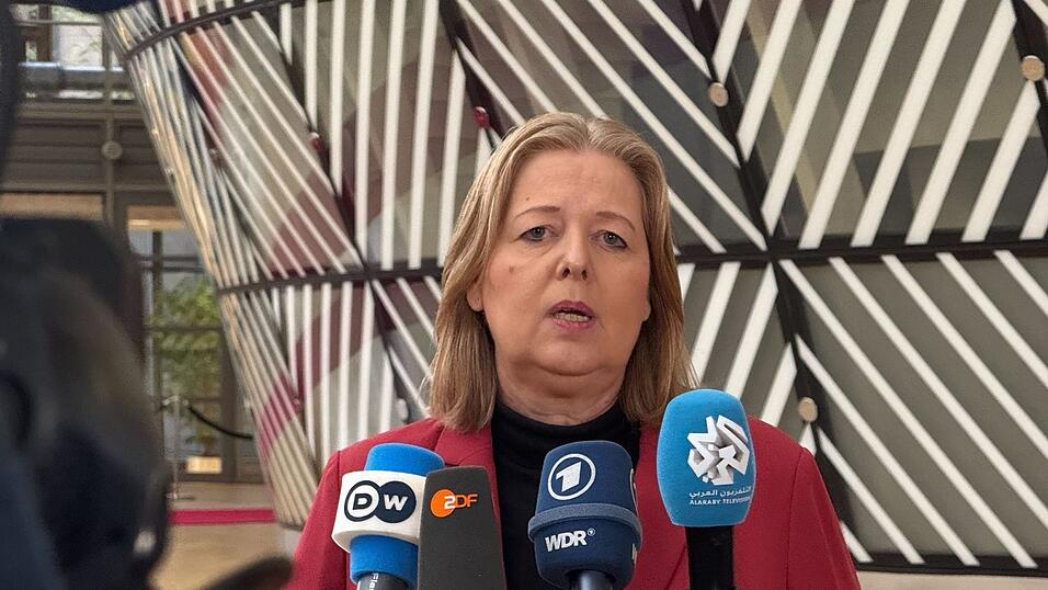 SPD-Chefin und Arbeitsministerin B&auml;rbel Bas machte in Br&uuml;ssel deutlich, dass die Koalition auch ans Rentenpaket gekn&uuml;pft sei.