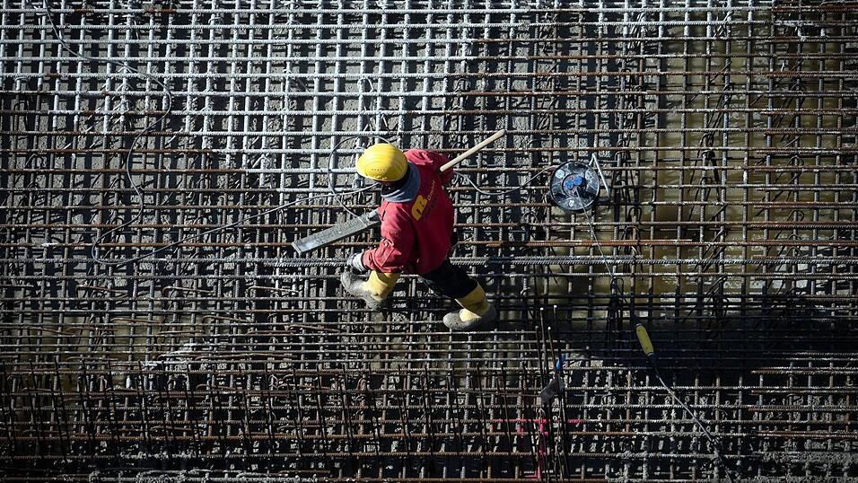 Die Unternehmen in Deutschland wollen dem Ifo zufolge weniger Jobs abbauen Die Unternehmen in Deutschland wollen dem Ifo zufolge weniger Jobs abbauen