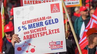 Die erste Aktion startet um Mitternacht. (Symbolfotos) Die erste Aktion startet um Mitternacht. (Symbolfotos)