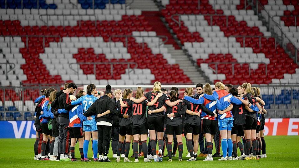 Wie schon im März 2023 wollen die Bayern-Fußballerinnen wieder in der Allianz Arena gegen Arsenal jubeln. (Archivfoto)