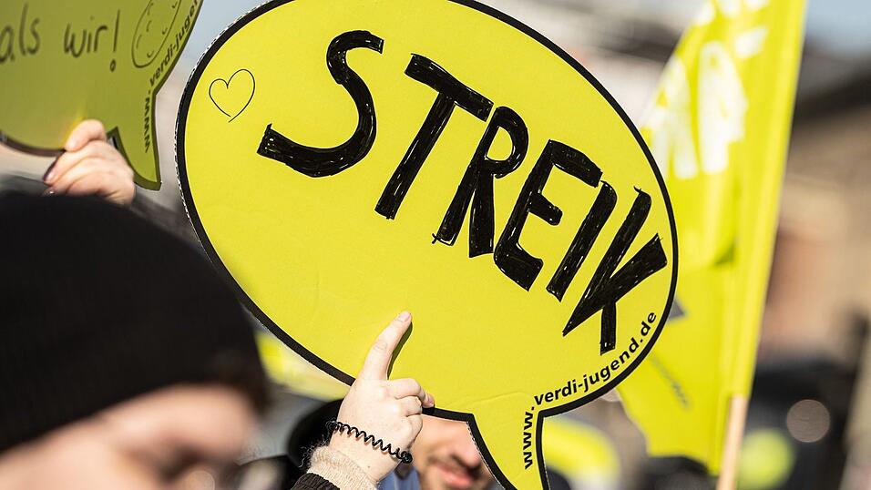 Auch in Regensburg soll am Freitag gestreikt werden. (Symbolbild) Auch in Regensburg soll am Freitag gestreikt werden. (Symbolbild)