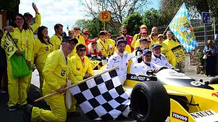 Die Motorsportfreunde aus Piegendorf waren mit ihrem Gef&auml;hrt zu Gast beim Umzug in der Partnergemeinde Broons.