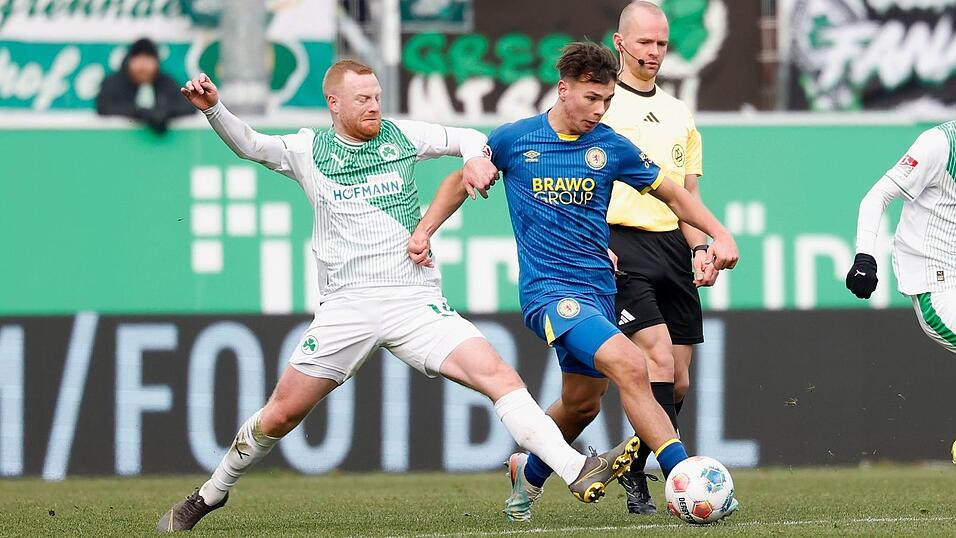 Umk&auml;mpft ging es zwischen F&uuml;rth und Braunschweig zur Sache.