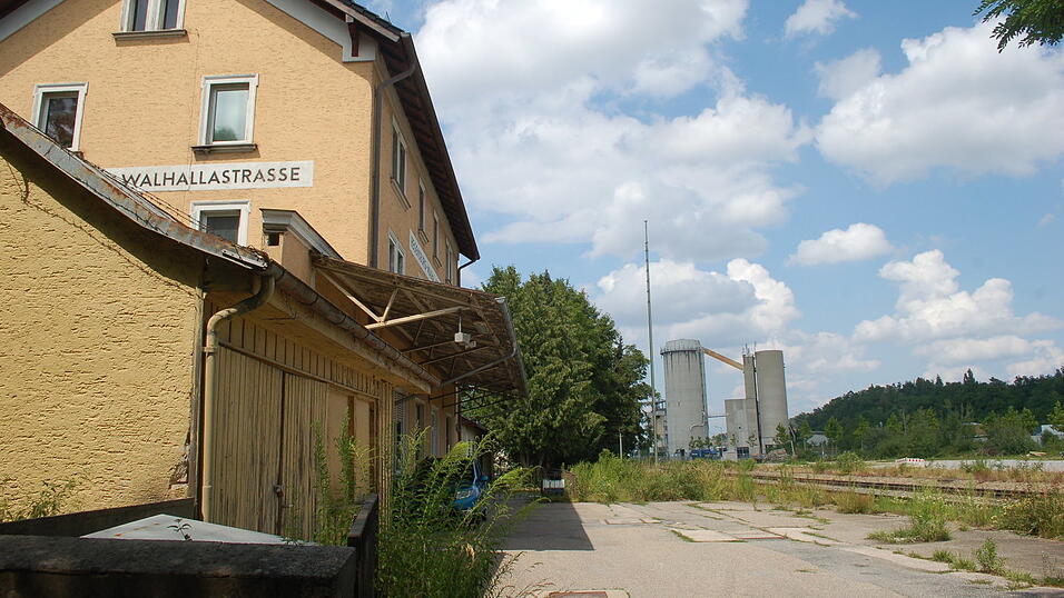 Der Walhalla-Bahnhof soll wieder in Betrieb genommen werden. Der Walhalla-Bahnhof soll wieder in Betrieb genommen werden.