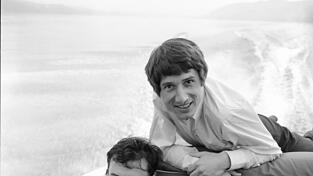Playboys, Partner und Idole: Udo J&uuml;rgens (rechts) mit seinem F&ouml;rderer Hans R. Beierlein 1967 bei einer Bootsfahrt