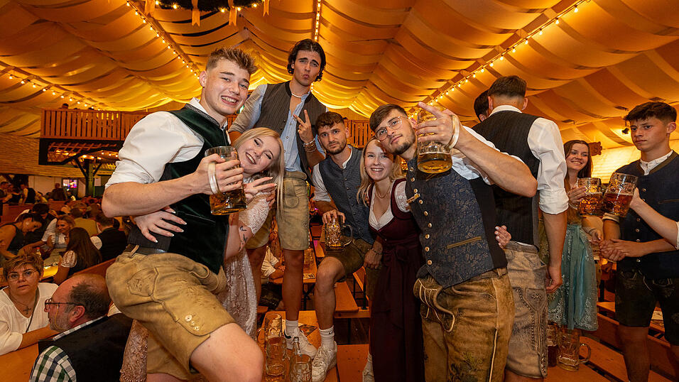 Die Partybilder vom Freitag, 9. August 2024, aus dem Festzelt Nothaft. Die Partybilder vom Freitag, 9. August 2024, aus dem Festzelt Nothaft.