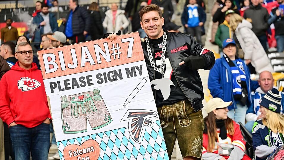 Ein Falcons-Fan hoffte auf ein Autogramm von Running Back Bijan Robinson.