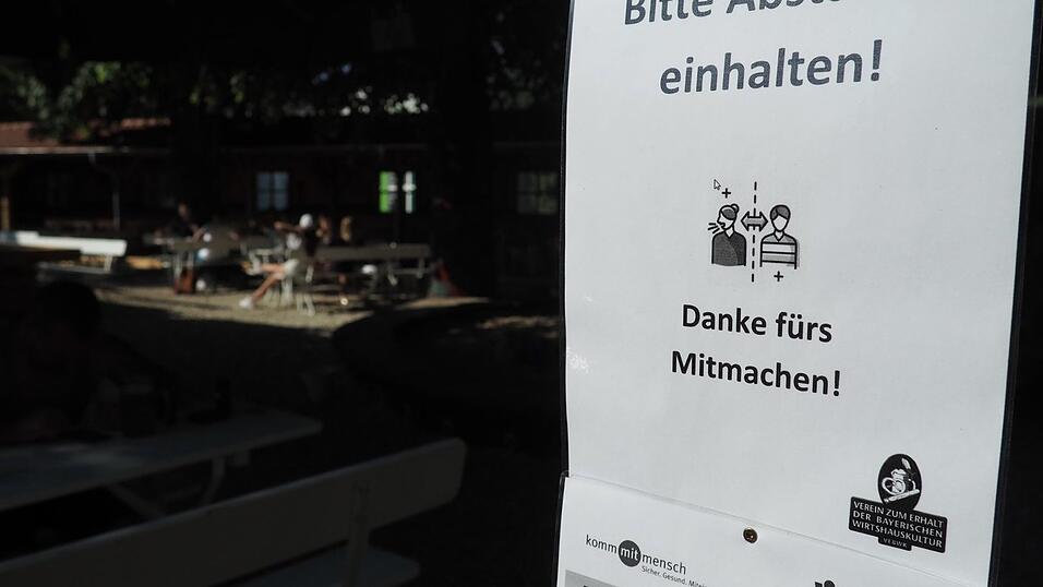 &Uuml;berall pr&auml;sent: Die Schilder, die auf die neuen Regeln hinweisen.