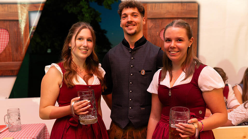 Die Partybilder vom Dienstag, 11. August, aus dem Festzelt Greindl. Die Partybilder vom Dienstag, 11. August, aus dem Festzelt Greindl.