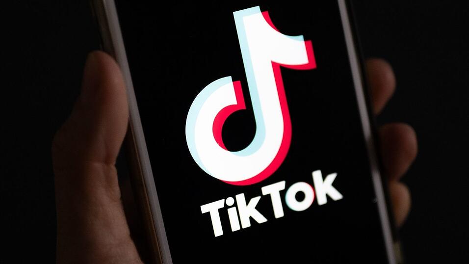 Trump betont, dass viele Leute in den USA TikTok mögen.