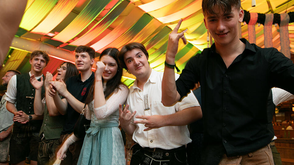 Die Partybilder vom Mittwoch, 13. August, aus dem Festzelt Wenisch. Die Partybilder vom Mittwoch, 13. August, aus dem Festzelt Wenisch.