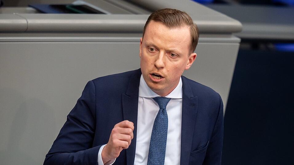 Die Frage einer Entsendung der Bundeswehr zur Absicherung eines möglichen Friedens in der Ukraine sei aktuell nicht mehr als eine «Hörsaaldebatte». (Archivfoto)