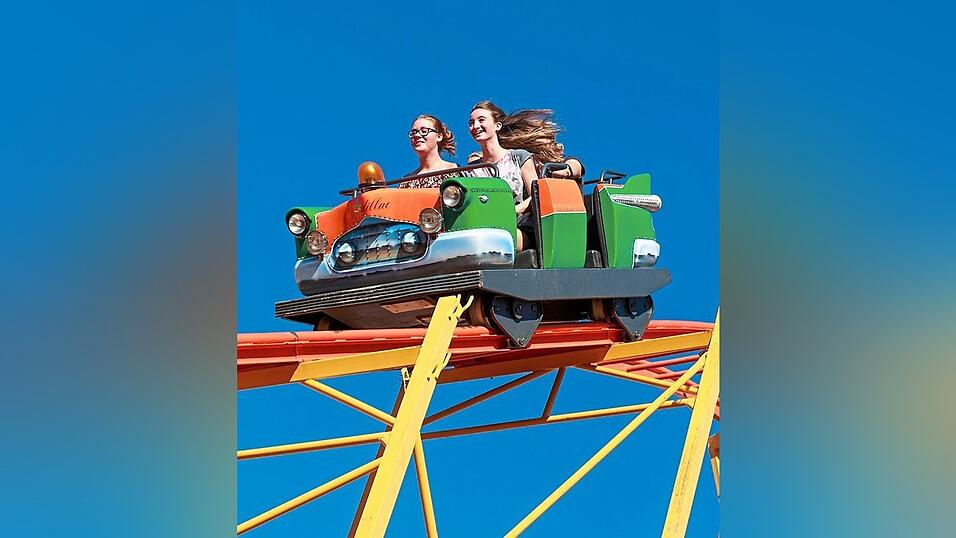 Wilde Fahrt in der Achterbahnin den 2010ern.