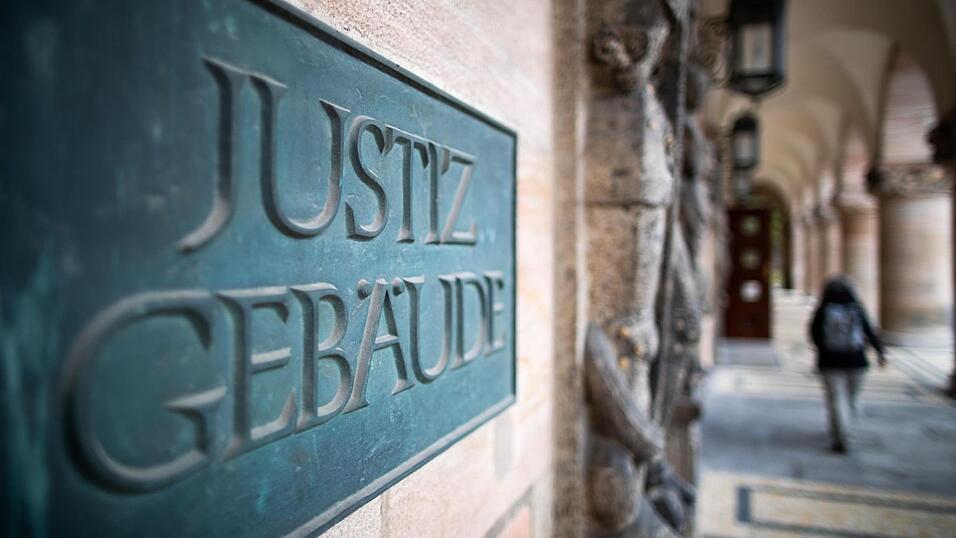 Ein Schwerkranker stand dieser Tage vor dem Chamer Amtsgericht. Mit ihm soll der Gaul durchgegangen sein.