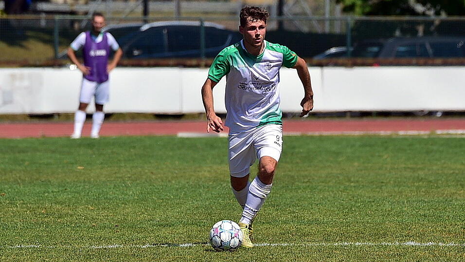 F&uuml;r Deggendorfs Maximilian Semmler ist das Spieljahr 2026 wegen einer Knieverletzung beendet.
