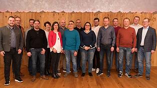 Die Kandidaten der Liste SPD Unabh&auml;ngige Drachselsried zusammen mit Teisnachs B&uuml;rgermeister Daniel Gra&szlig;l (1. v. l.) und den Patersdorfer B&uuml;rgermeister Adolf Muhr (2. v. l.)