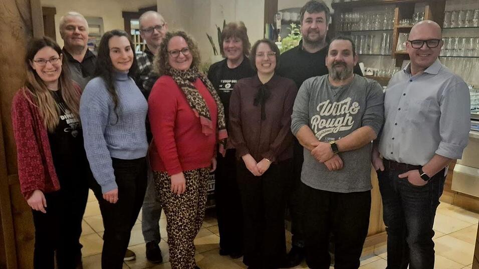 Das ist die neue Vorstandschaft des Vereins &bdquo;Cave Gladium&ldquo;, an deren Spitze weiterhin Daniel Reitmeier steht. Bild rechts).