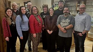 Das ist die neue Vorstandschaft des Vereins &bdquo;Cave Gladium&ldquo;, an deren Spitze weiterhin Daniel Reitmeier steht. Bild rechts).