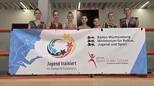 Die Fraunhofer-Gymnastinnen treten im Bundesst&uuml;tzpunkt in Fellbach-Schmiden/Baden-W&uuml;rttemberg im Rahmen eines Wettbewerbs von &bdquo;Jugend trainiert f&uuml;r Olympia&ldquo; an.
